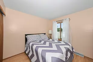 2915 Thornapple Ct, Racine, WI 53402 - Photo 6