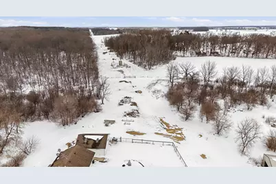 W8320  Springwood Ln, Darien, WI 53115 - Photo 4