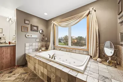 W360N7572  Thomas Dr, Oconomowoc, WI 53066 - Photo 32