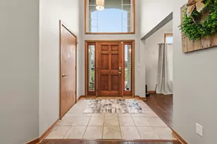 W360N7572 Thomas Dr, Oconomowoc, WI 53066 - Photo 2