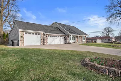 5070 S 69th St, Greenfield, WI 53220 - Photo 30