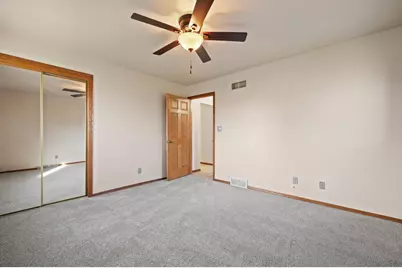 5070 S 69th St, Greenfield, WI 53220 - Photo 10