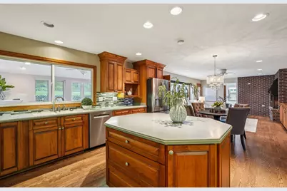 503  Westminster Dr, Waukesha, WI 53186 - Photo 22