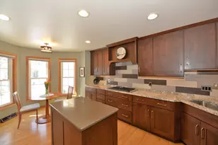 4224 N Circle Dr, Racine, WI 53405 - Photo 10