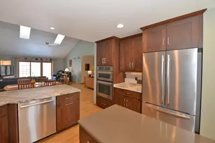 4224 N Circle Dr, Racine, WI 53405 - Photo 12