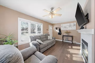 7026 W Dreyer Pl, West Allis, WI 53219 - Photo 6