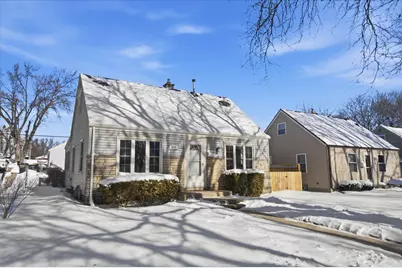 7026 W Dreyer Pl, West Allis, WI 53219 - Photo 2