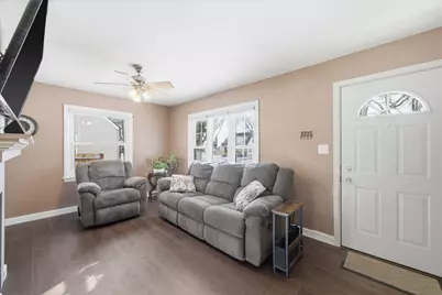 7026 W Dreyer Pl, West Allis, WI 53219 - Photo 8