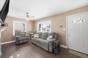 7026 W Dreyer Pl, West Allis, WI 53219 - Photo 8