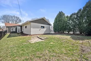 837 S 121st St, West Allis, WI 53214 - Photo 24