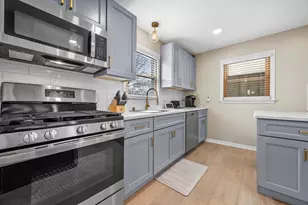 837 S 121st St, West Allis, WI 53214 - Photo 4