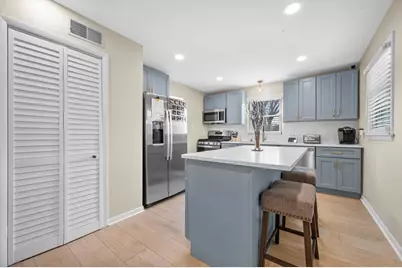 837 S 121st St, West Allis, WI 53214 - Photo 6