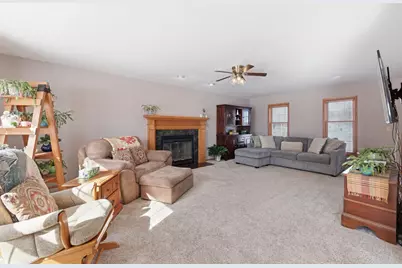 N53W14023  Invery Dr, Menomonee Falls, WI 53051 - Photo 8