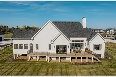 20285  Newport Ln, Brookfield, WI 53045 - Photo 54