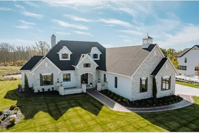 20285  Newport Ln, Brookfield, WI 53045 - Photo 4