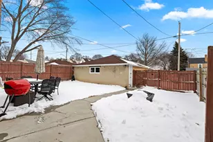3668 S 16th St, Milwaukee, WI 53221 - Photo 16