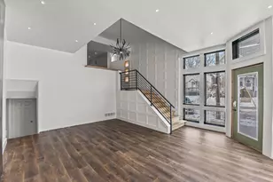 1725 N Astor St, Milwaukee, WI 53202 - Photo 6