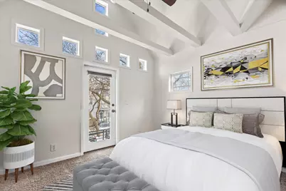 1725 N Astor St, Milwaukee, WI 53202 - Photo 12