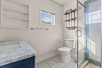 1725 N Astor St, Milwaukee, WI 53202 - Photo 18