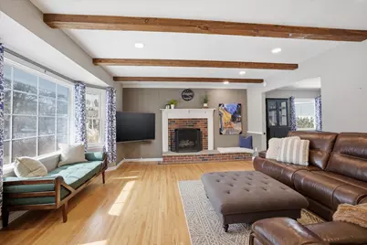 2103  Empire Dr, Waukesha, WI 53186 - Photo 8