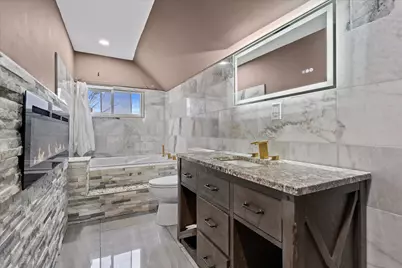 2715 S 14th St, Milwaukee, WI 53215 - Photo 20