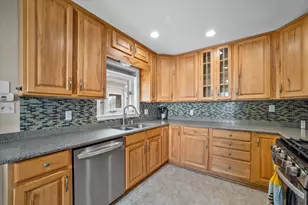 307 Hill St, Hartland, WI 53029 - Photo 16