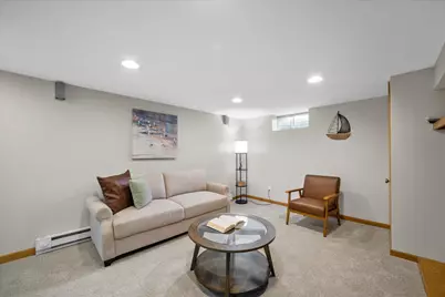 307  Hill St, Hartland, WI 53029 - Photo 10