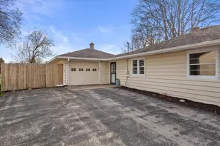 307 Hill St, Hartland, WI 53029 - Photo 22
