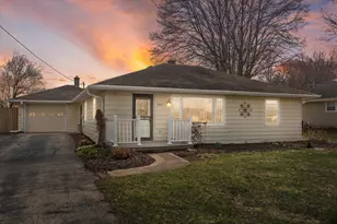 307 Hill St, Hartland, WI 53029 - Photo 1