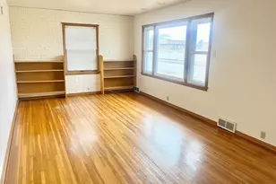 703 S 33rd St, Manitowoc, WI 54220 - Photo 2