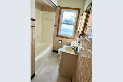 703 S 33rd St, Manitowoc, WI 54220 - Photo 10