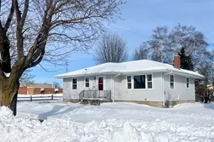 703 S 33rd St, Manitowoc, WI 54220 - Photo 20
