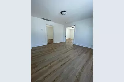 630  Hagerer St, Racine, WI 53402 - Photo 10