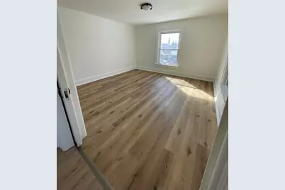 630  Hagerer St, Racine, WI 53402 - Photo 4