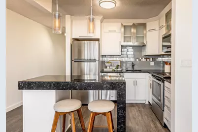 1660 N Prospect Ave #1802, Milwaukee, WI 53202 - Photo 4