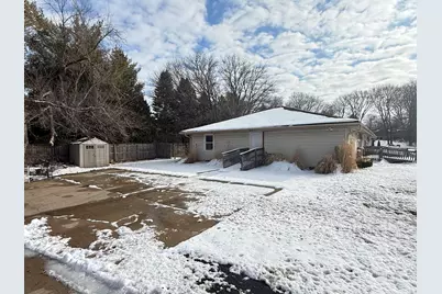 535  Merton Ave, Hartland, WI 53029 - Photo 2