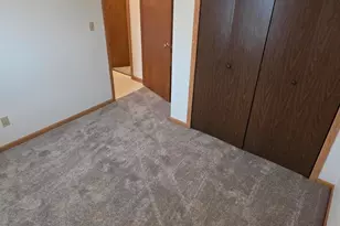 5509 Hilldale Dr, Racine, WI 53406 - Photo 14