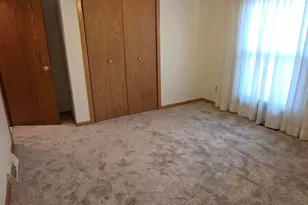 5509 Hilldale Dr, Racine, WI 53406 - Photo 12