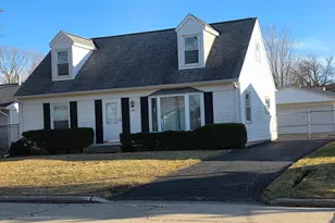 5509 Hilldale Dr, Racine, WI 53406 - Photo 22