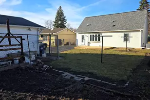 5509 Hilldale Dr, Racine, WI 53406 - Photo 2