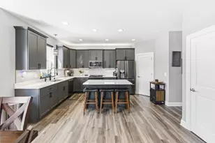 W239N5491 Fieldstone Pass Cir, Sussex, WI 53089 - Photo 4