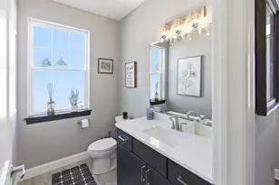 W239N5491 Fieldstone Pass Cir, Sussex, WI 53089 - Photo 10