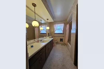 744 N 119 St, Wauwatosa, WI 53226 - Photo 20