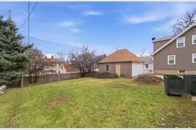 2316 S 84th St, West Allis, WI 53227 - Photo 6