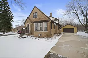 5144 S 43rd St, Greenfield, WI 53220 - Photo 2