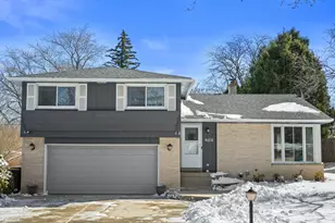 4614 N 107th St, Wauwatosa, WI 53225 - Photo 32