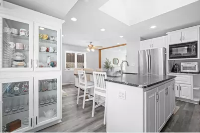 4614 N 107th St, Wauwatosa, WI 53225 - Photo 8