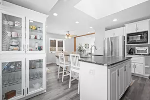 4614 N 107th St, Wauwatosa, WI 53225 - Photo 8