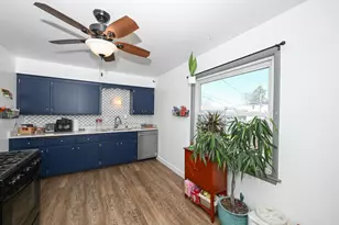 4922 W Norwich Ct, Milwaukee, WI 53220 - Photo 8