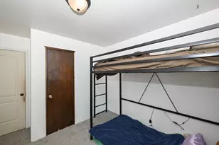 4922 W Norwich Ct, Milwaukee, WI 53220 - Photo 18